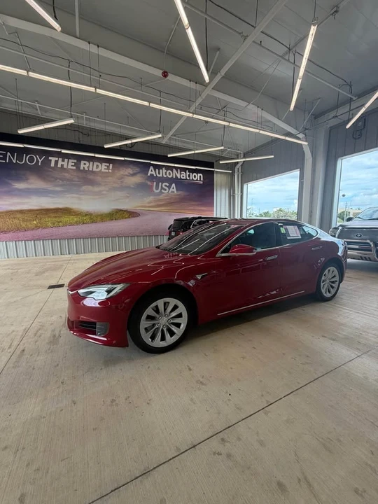 2017 Tesla Model S - Image 2 of 7