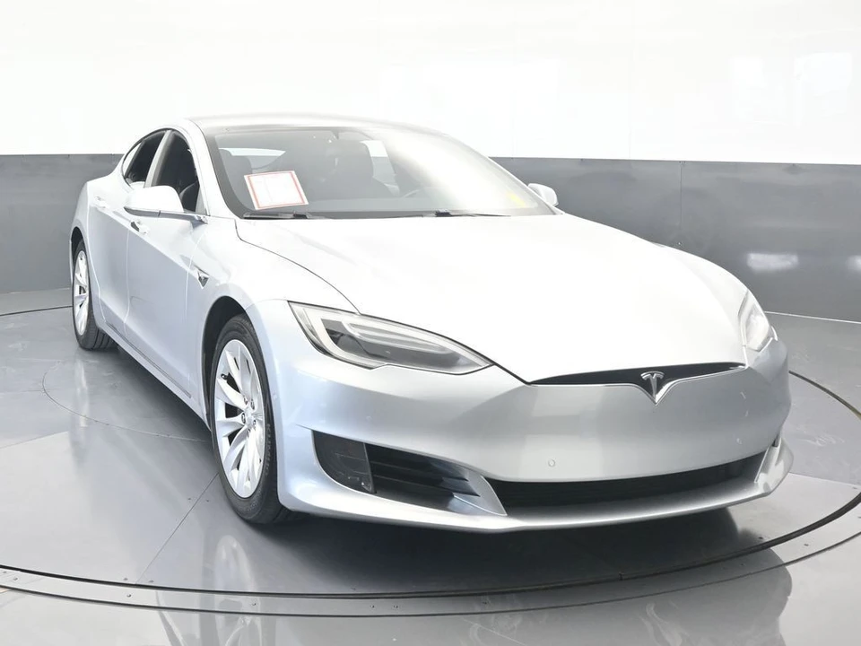 2017 Tesla Model S - Image 9 of 12