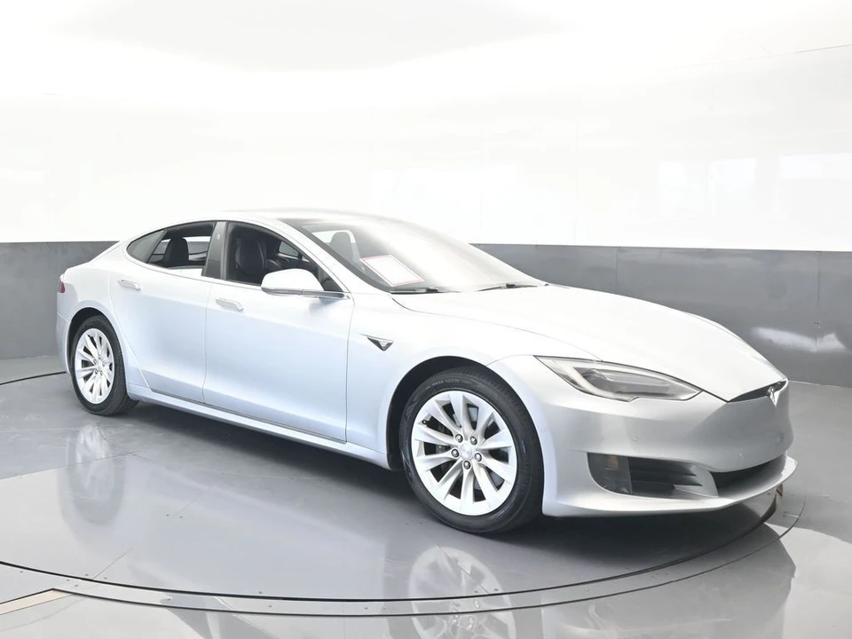 2017 Tesla Model S - Image 8 of 12