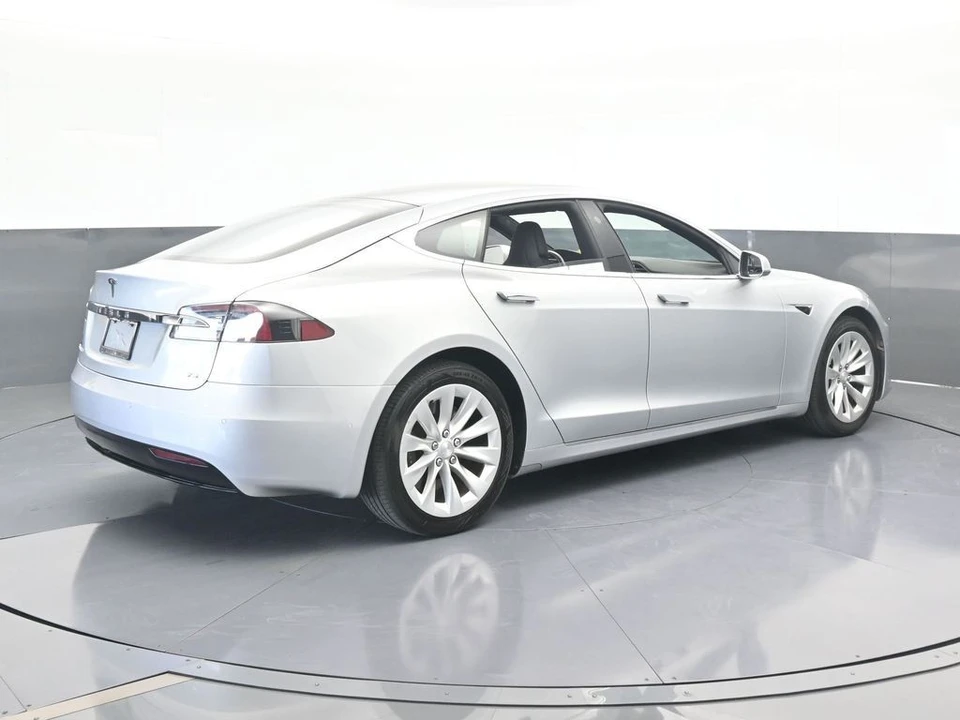 2017 Tesla Model S - Image 6 of 12