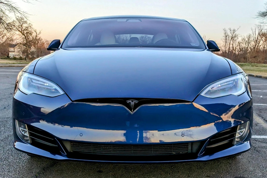 2017 Tesla Model S - Image 2 of 31