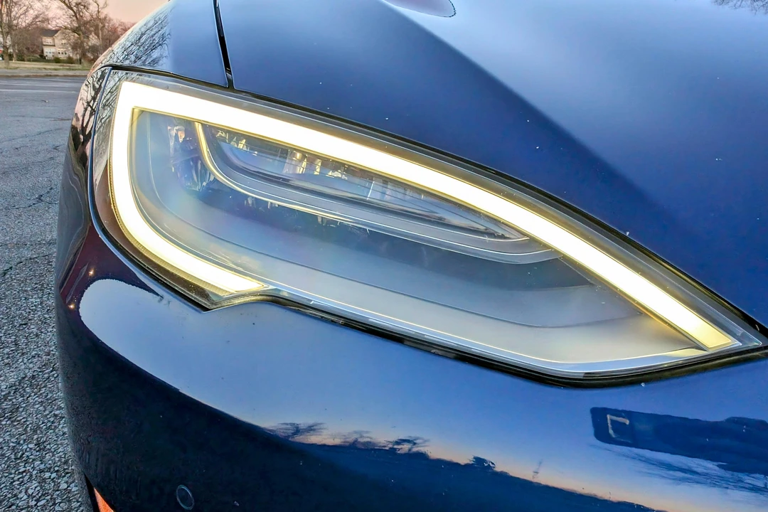 2017 Tesla Model S - Image 11 of 31