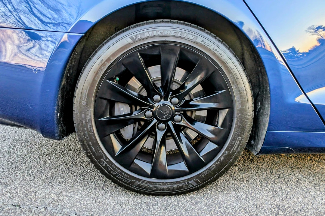2017 Tesla Model S - Image 25 of 31