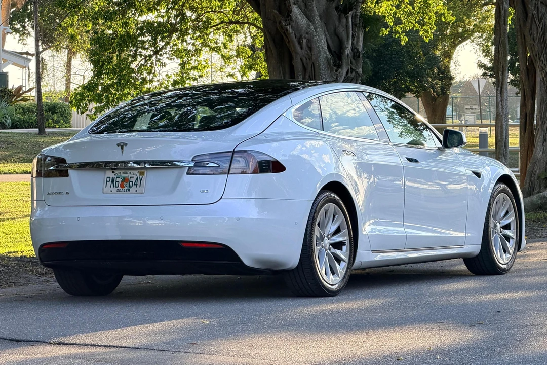 2017 Tesla Model S - Image 4 of 31