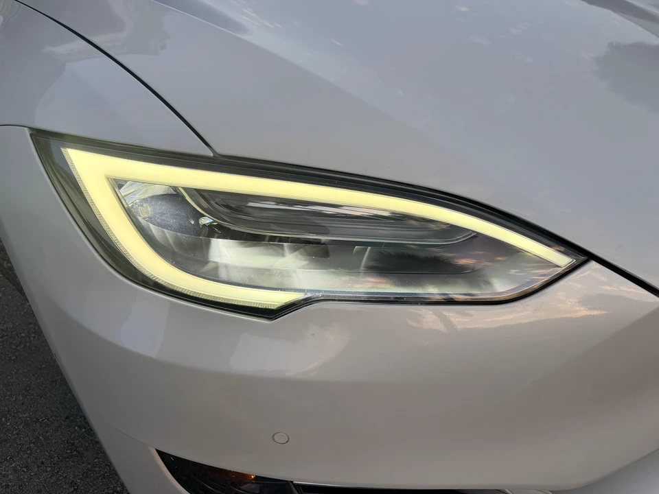 2017 Tesla Model S - Image 25 of 31