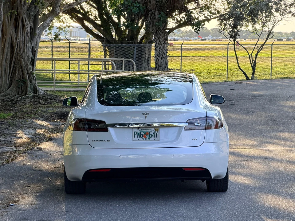 2017 Tesla Model S - Image 16 of 31
