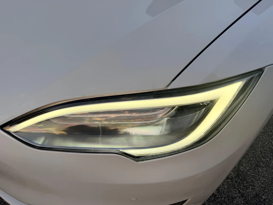 2017 Tesla Model S - Image 30 of 31