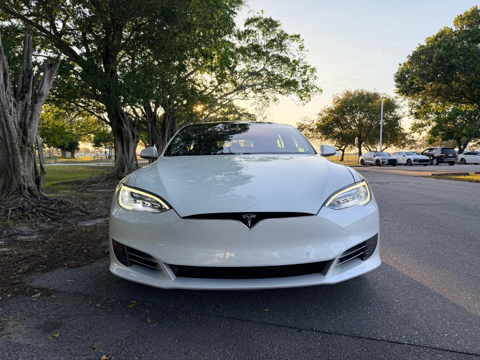 2017 Tesla Model S - Image 7 of 31