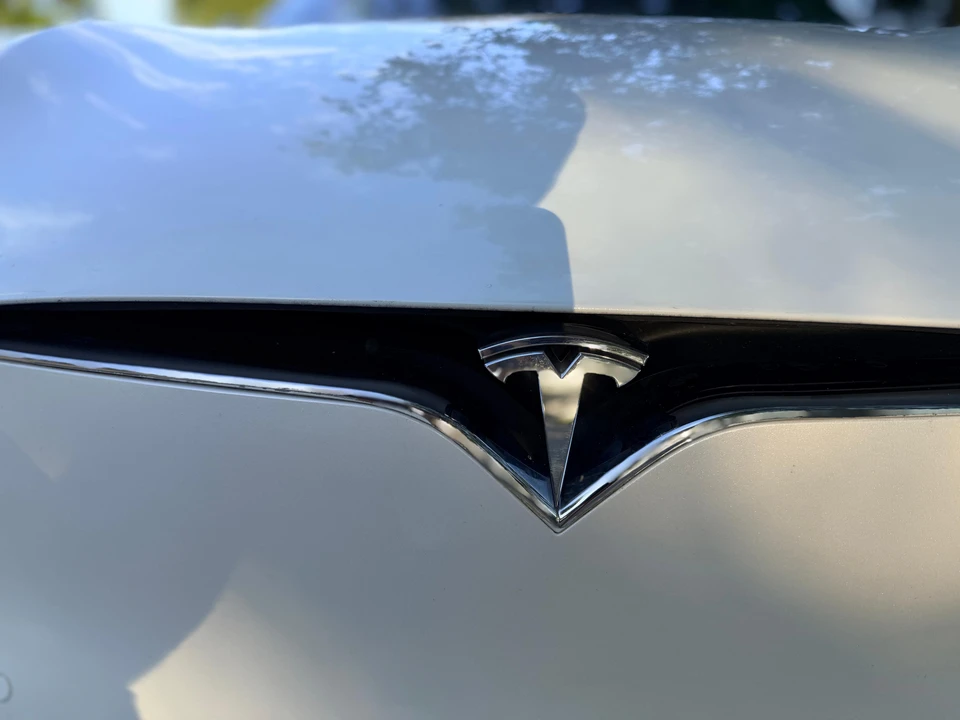2017 Tesla Model S - Image 27 of 31