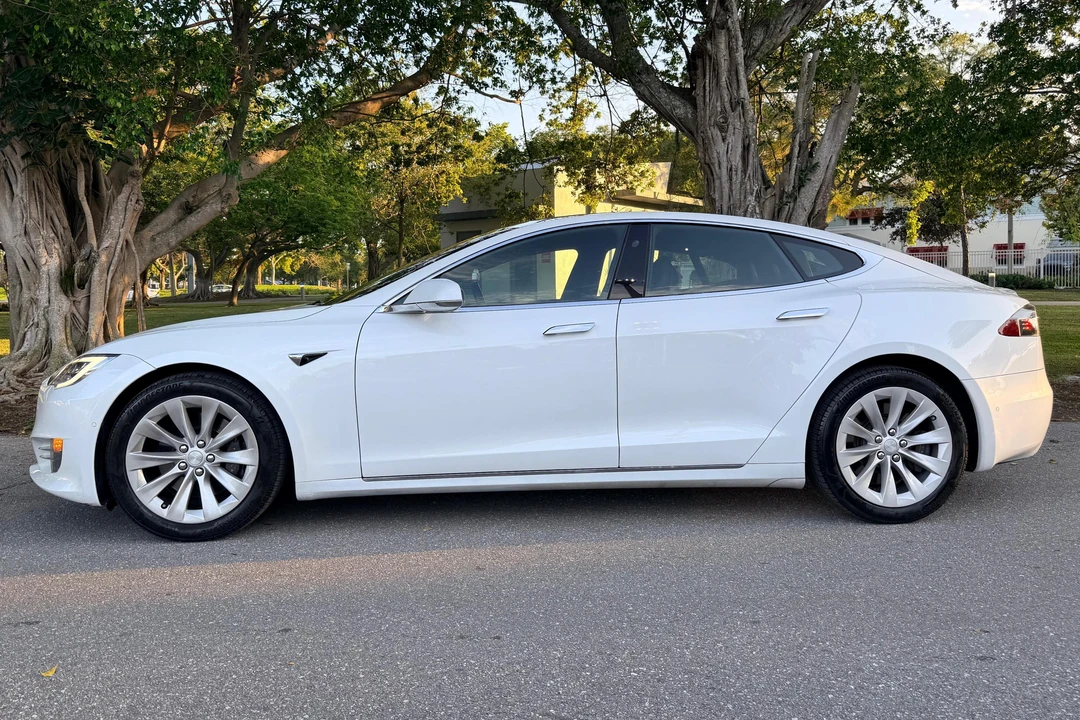 2017 Tesla Model S - Image 3 of 31