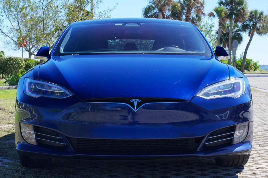 2017 Tesla Model S - Image 2 of 30