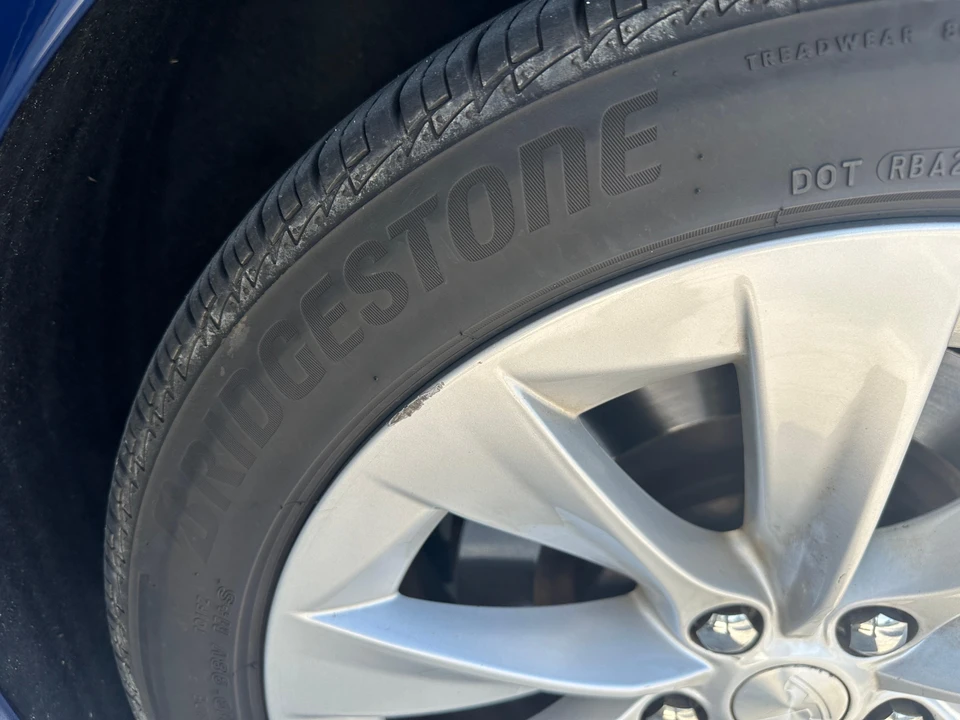 2017 Tesla Model S - Image 25 of 30
