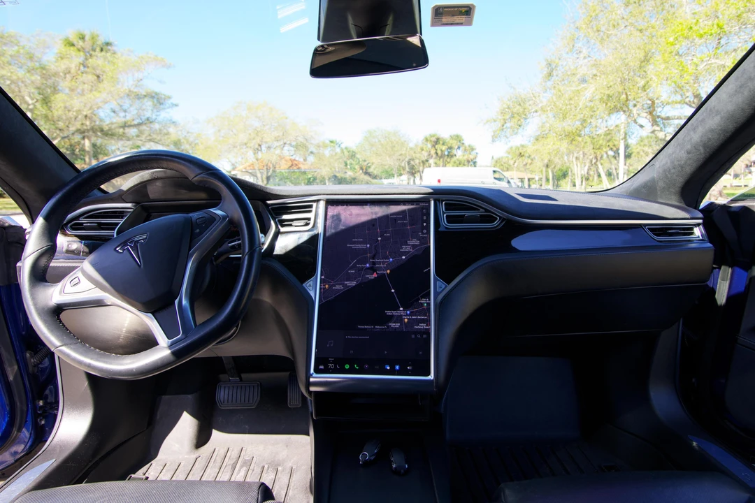 2017 Tesla Model S - Image 29 of 30