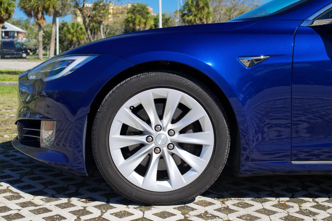 2017 Tesla Model S - Image 21 of 30