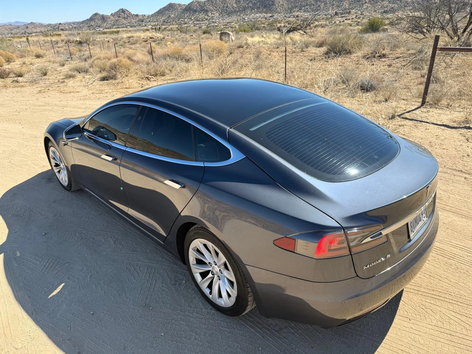 2017 Tesla Model S - Image 15 of 31