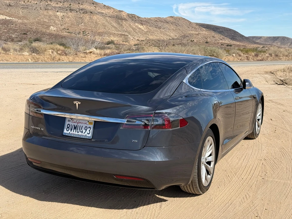 2017 Tesla Model S - Image 19 of 31