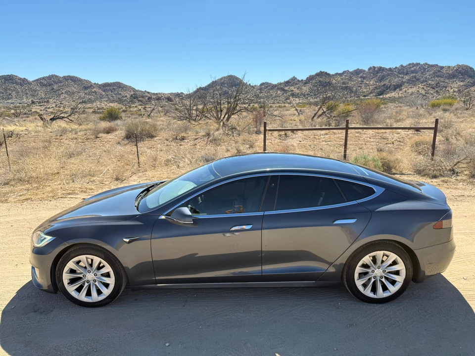 2017 Tesla Model S - Image 11 of 31
