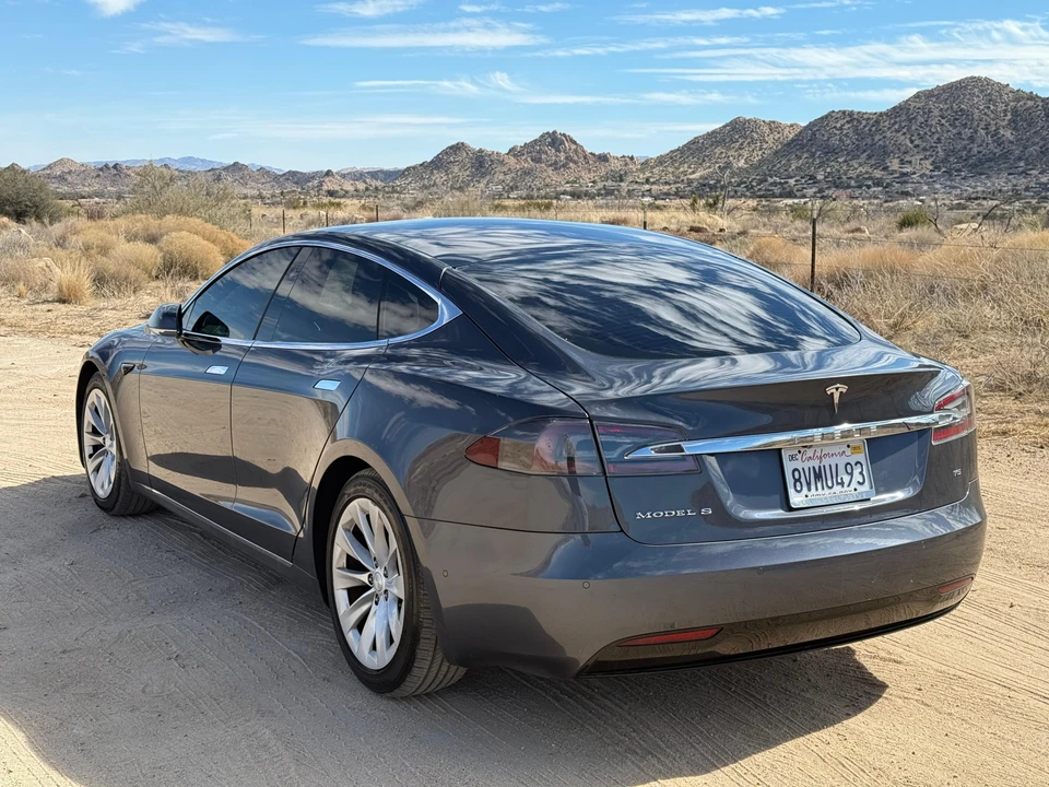 2017 Tesla Model S - Image 17 of 31