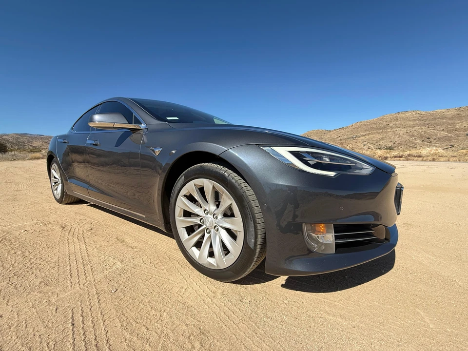 2017 Tesla Model S - Image 23 of 31