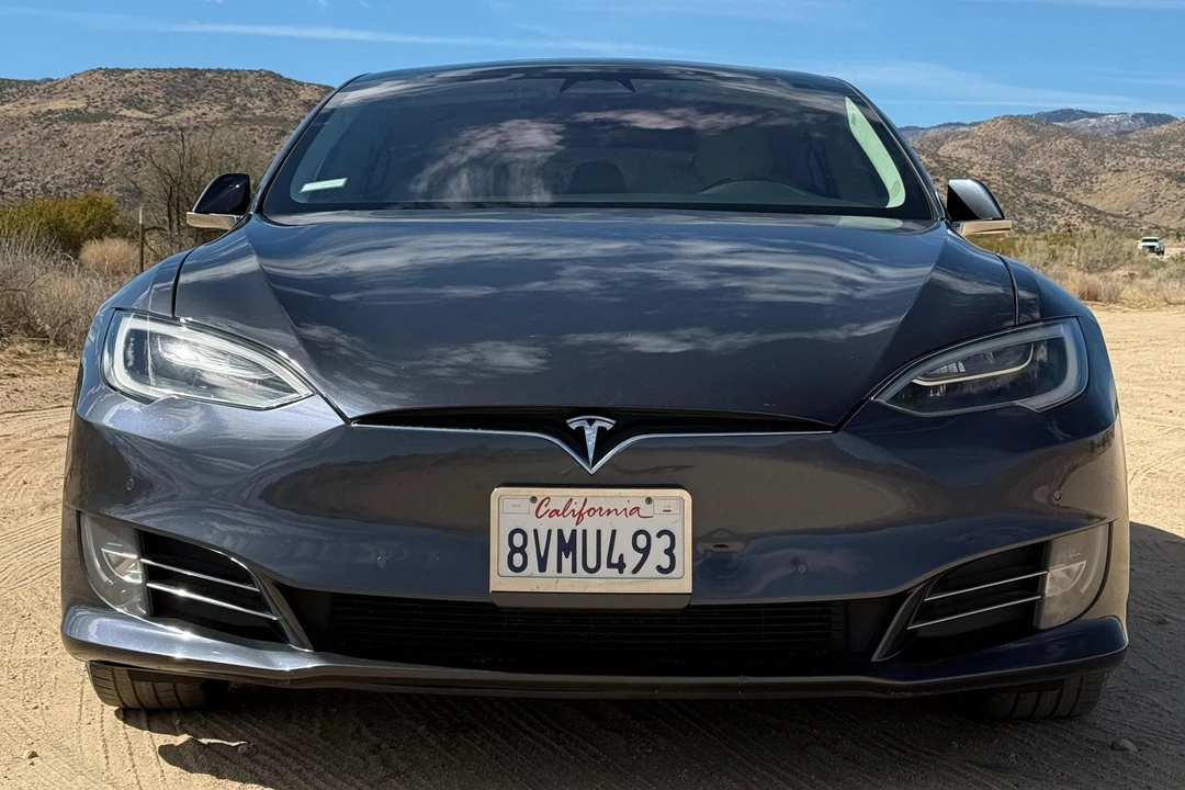 2017 Tesla Model S - Image 2 of 31