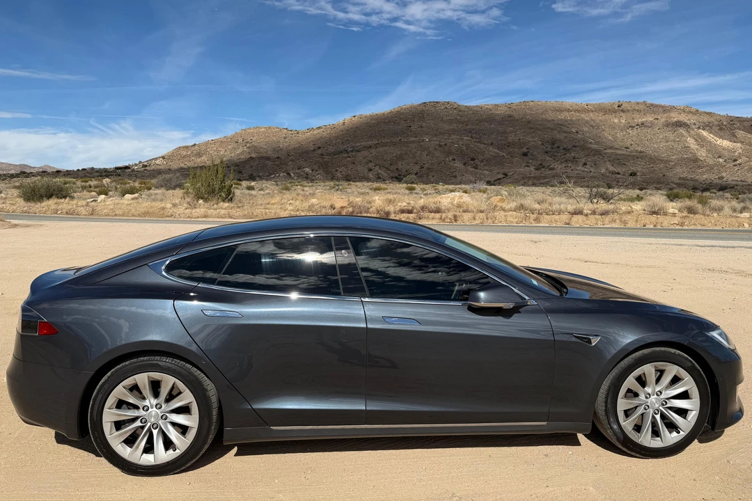 2017 Tesla Model S - Image 3 of 31