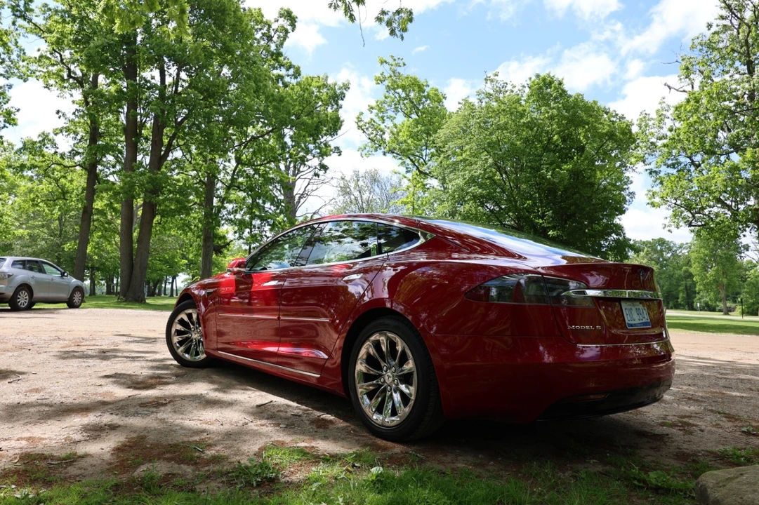 2017 Tesla Model S - Image 4 of 18