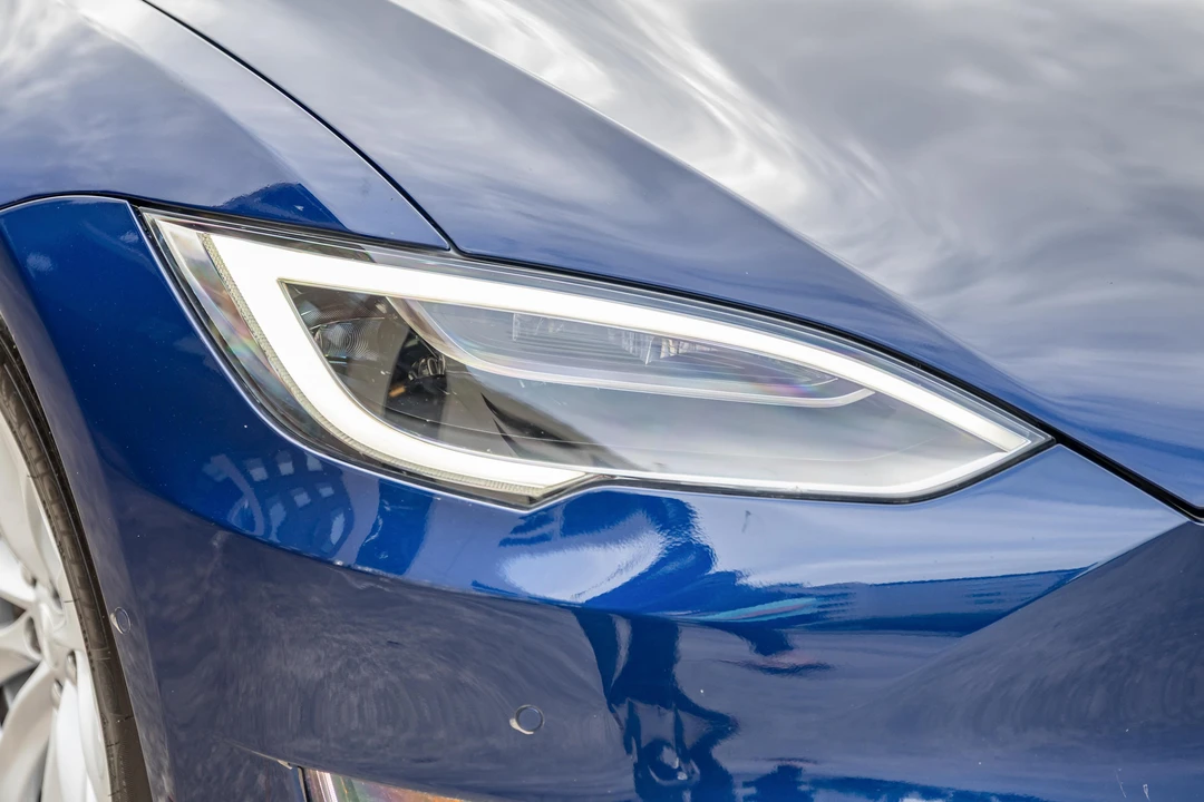 2017 Tesla Model S - Image 10 of 31