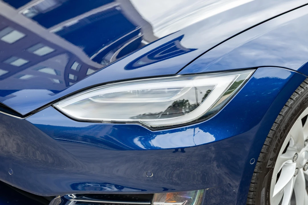2017 Tesla Model S - Image 16 of 31