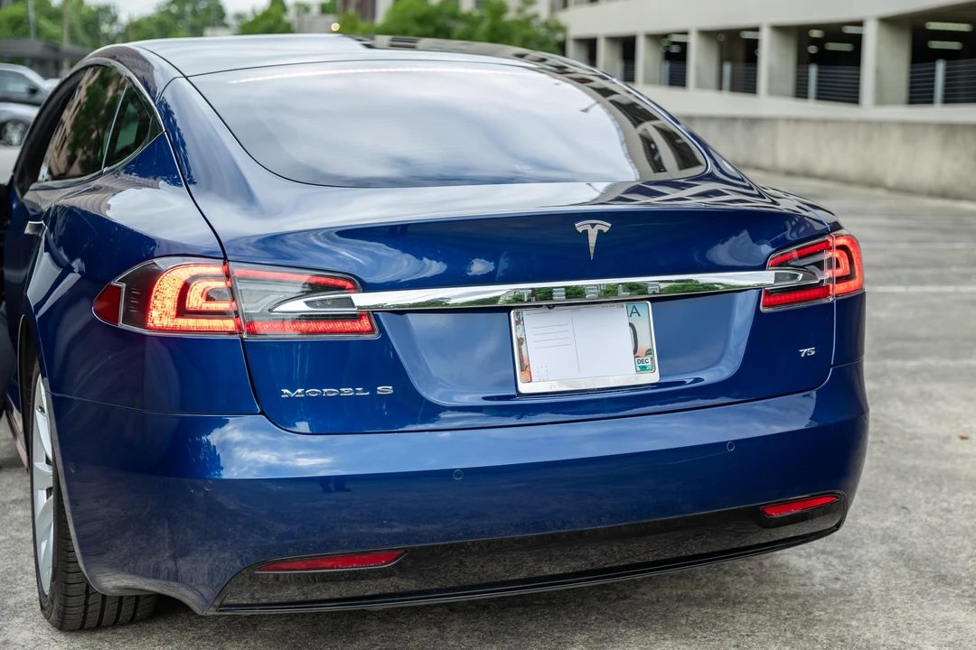2017 Tesla Model S - Image 19 of 31