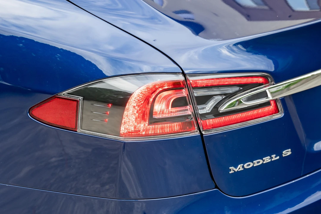 2017 Tesla Model S - Image 21 of 31