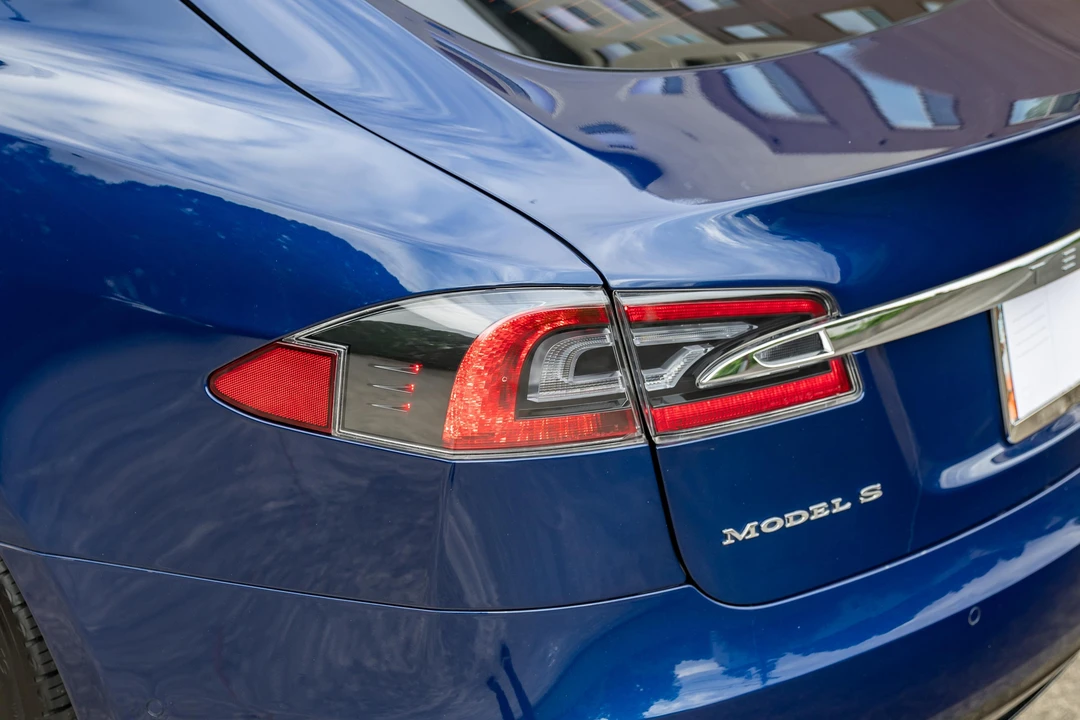2017 Tesla Model S - Image 20 of 31