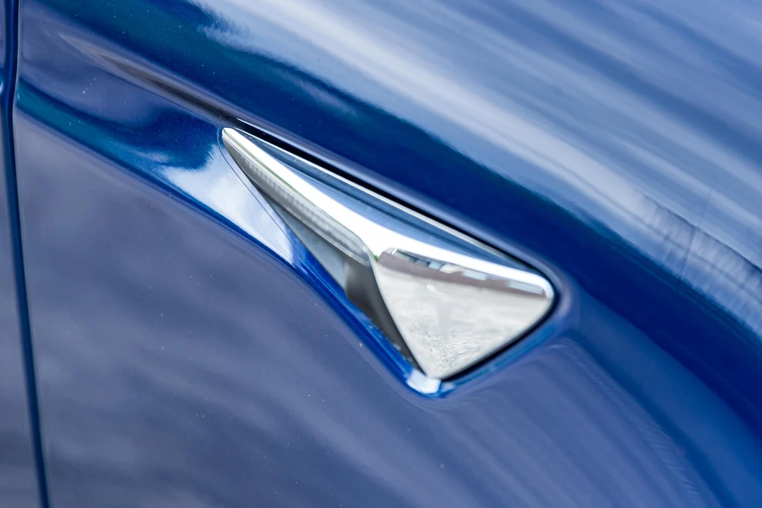 2017 Tesla Model S - Image 29 of 31