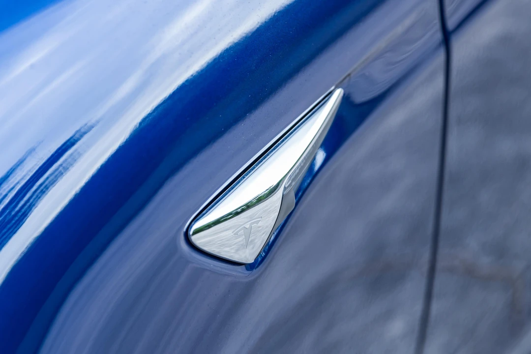 2017 Tesla Model S - Image 17 of 31