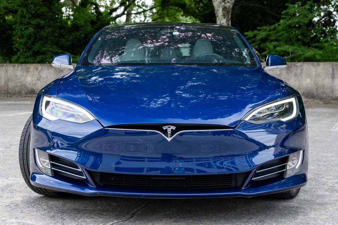 2017 Tesla Model S - Image 2 of 31