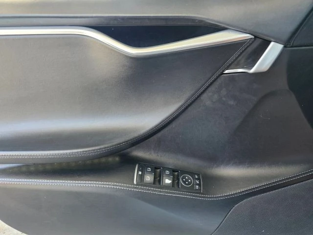 2017 Tesla Model S - Image 25 of 31