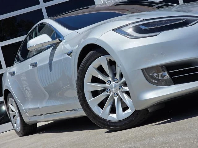 2017 Tesla Model S - Image 12 of 31