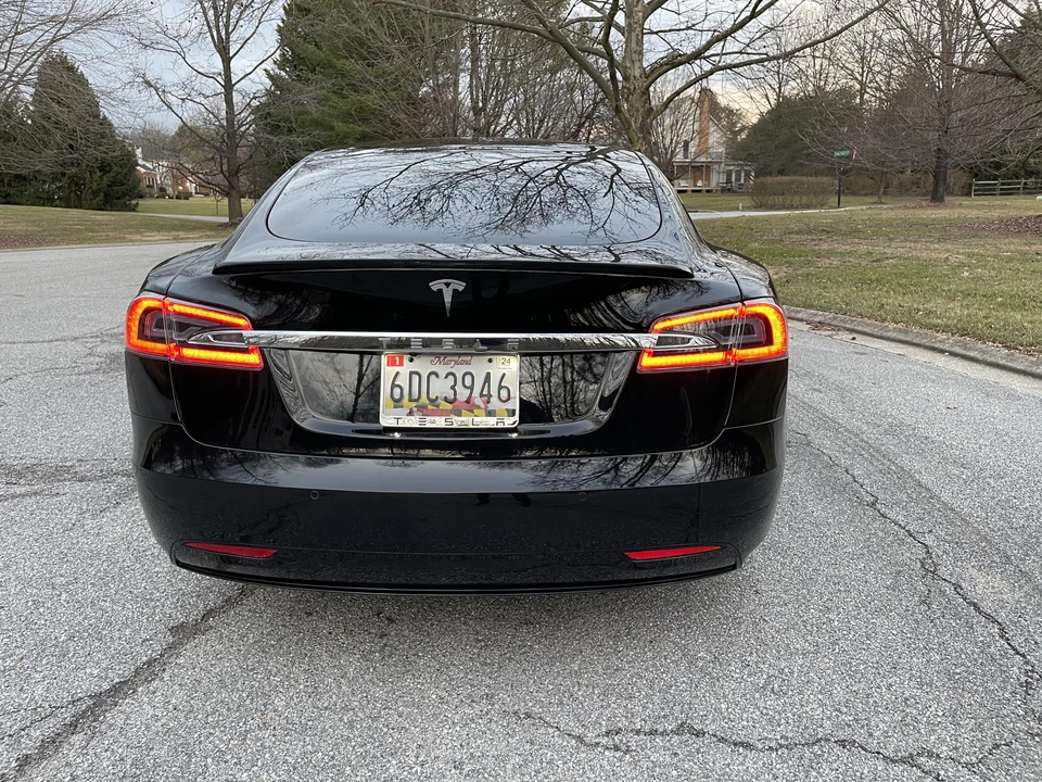 2017 Tesla Model S - Image 25 of 31