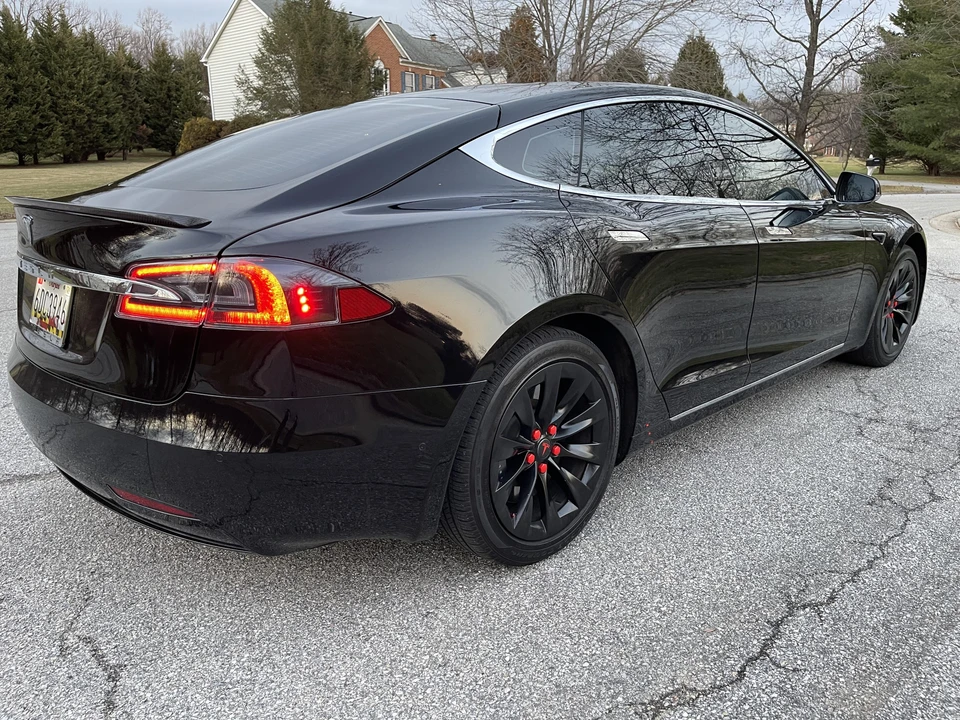 2017 Tesla Model S - Image 30 of 31