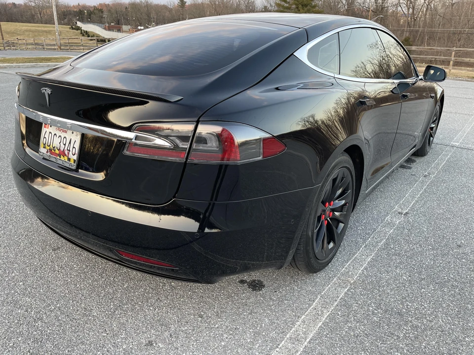 2017 Tesla Model S - Image 29 of 31