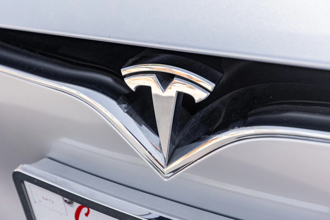 2017 Tesla Model S - Image 12 of 31