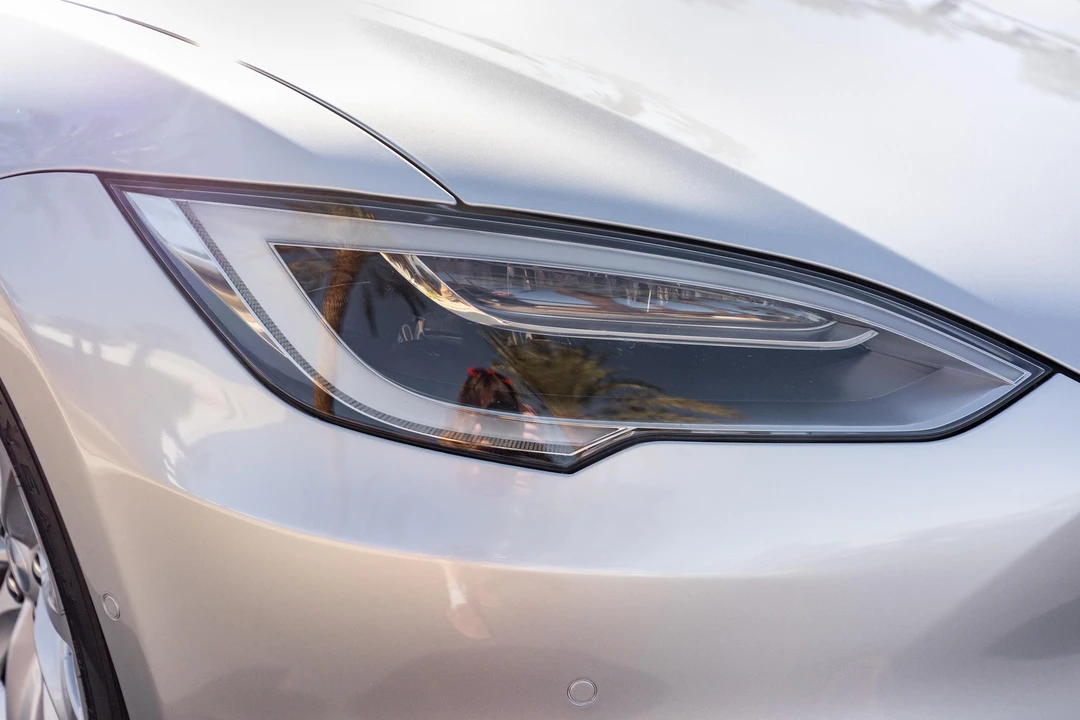 2017 Tesla Model S - Image 11 of 31