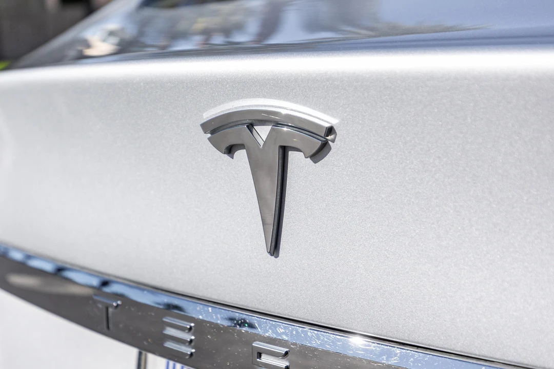 2017 Tesla Model S - Image 19 of 31