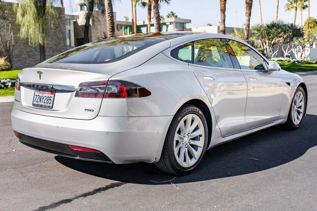 2017 Tesla Model S - Image 4 of 31