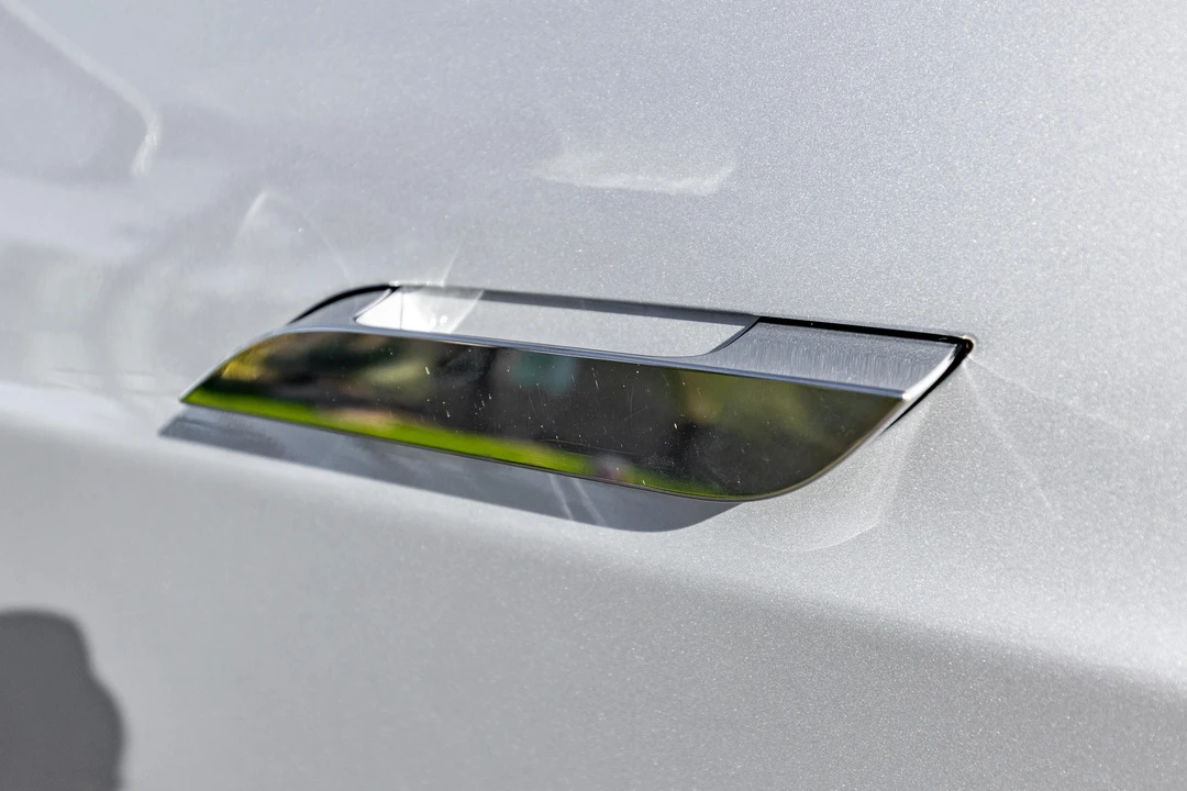 2017 Tesla Model S - Image 16 of 31