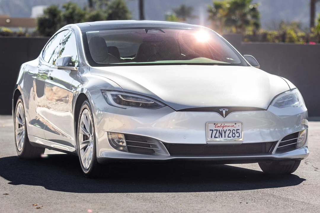 2017 Tesla Model S - Image 9 of 31