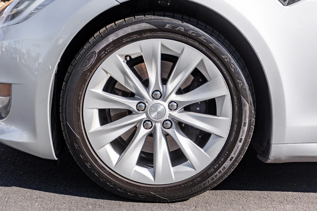 2017 Tesla Model S - Image 30 of 31