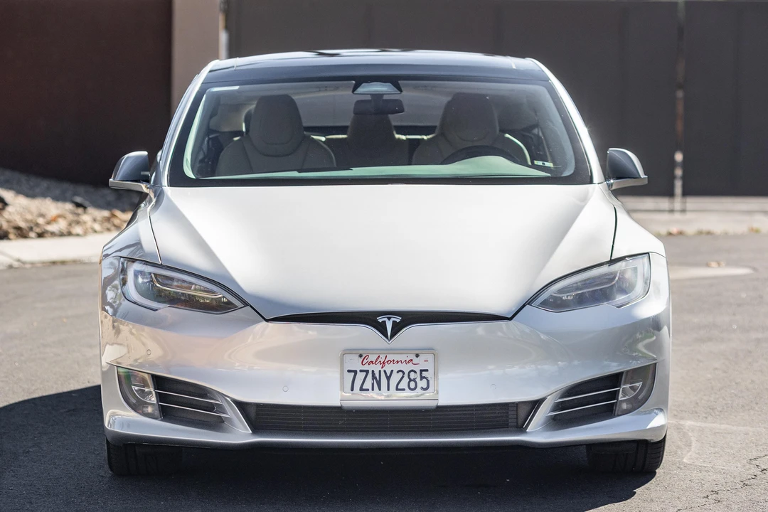 2017 Tesla Model S - Image 2 of 31