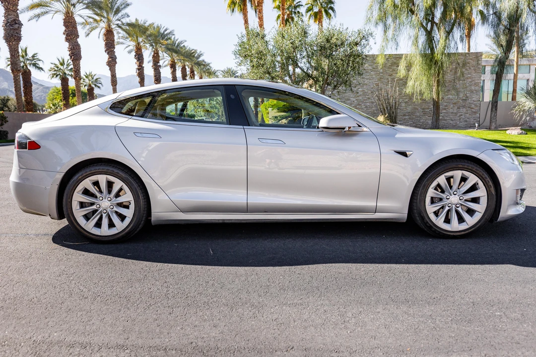 2017 Tesla Model S - Image 3 of 31