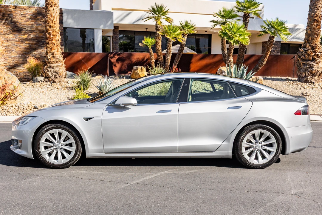 2017 Tesla Model S - Image 7 of 31