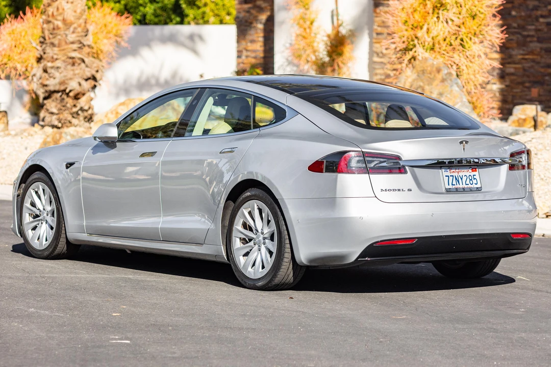 2017 Tesla Model S - Image 8 of 31